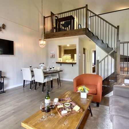 Stunning Condo - View On Lake Tremblant & Mountain Mont-Tremblant Exteriér fotografie