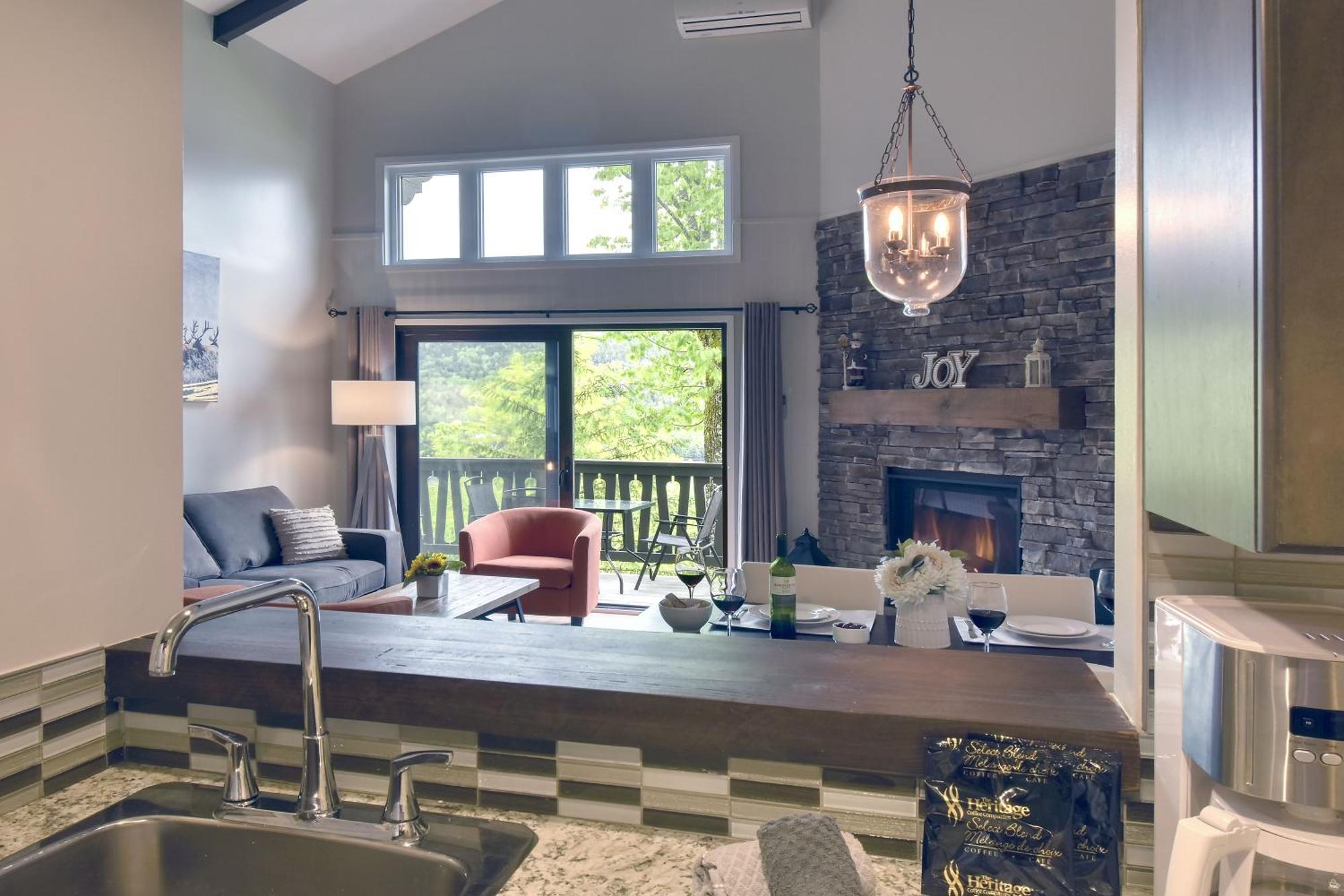 Stunning Condo - View On Lake Tremblant & Mountain Mont-Tremblant Exteriér fotografie